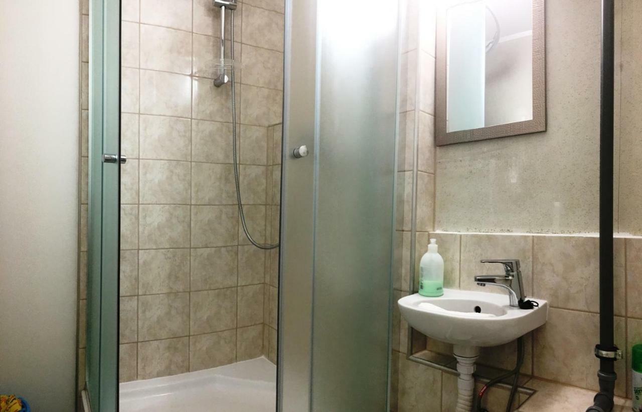Szelestey Utcai Apartman Szombathely Exterior photo