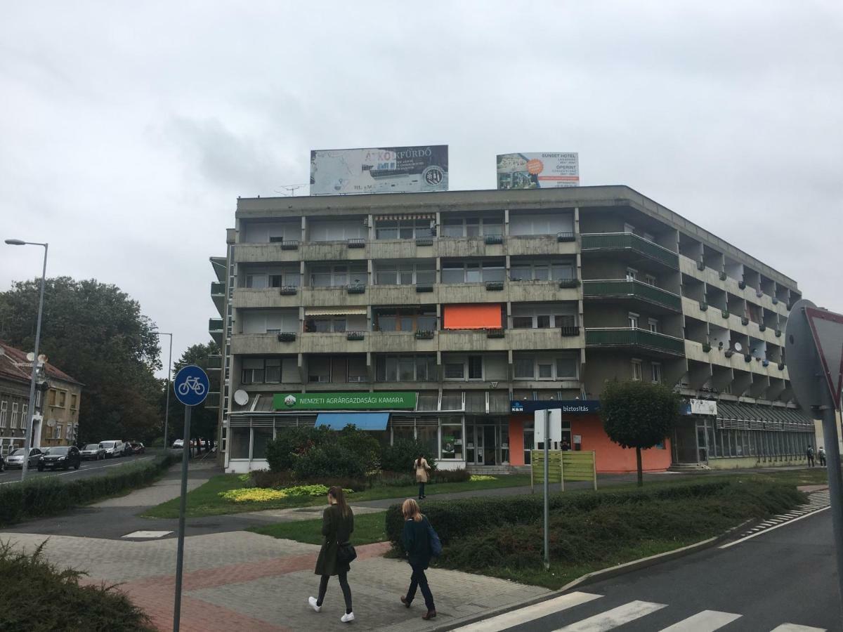 Szelestey Utcai Apartman Szombathely Exterior photo